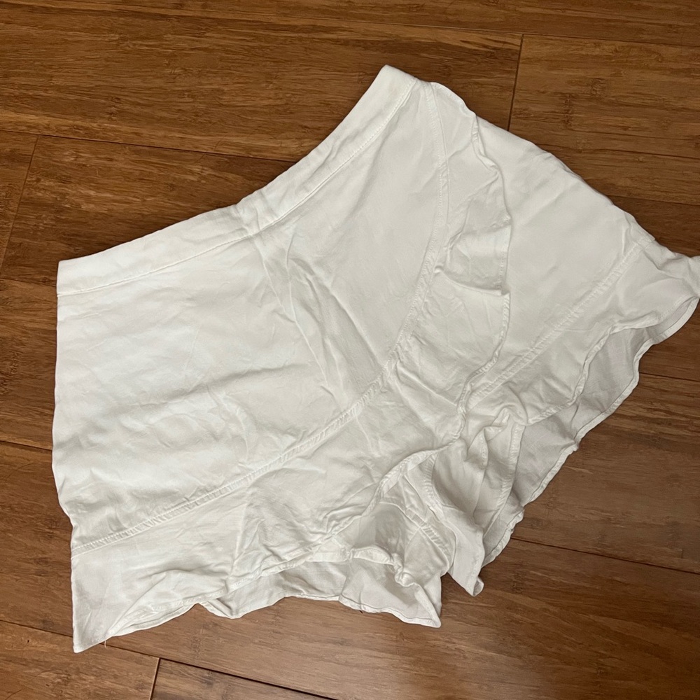 Altar'd State High Waist White Ruffled Shorts skorts